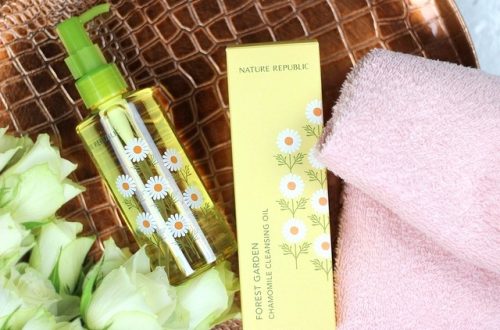 12 Daftar Cleansing Oil untuk Kulit Berjerawat yang Paling Bagus dan Laris